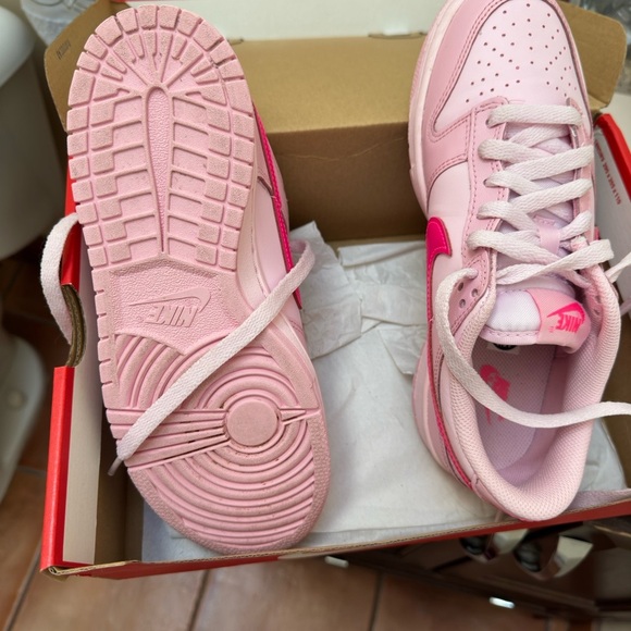Nike Dunk Low Triple Pink Sneakers - Picture 6 of 7